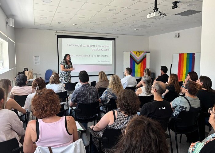 El Consorci Sanitari del Maresme mpulsa una formació per garantir un tracte inclusiu a les persones trans* als punts d’atenció a la ciutadania